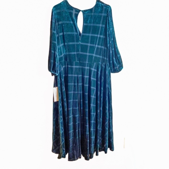 Calvin Klein Velvet Midi Dress with Burnout Plaid Design – Size 18W (NWT) - Picture 3 of 11